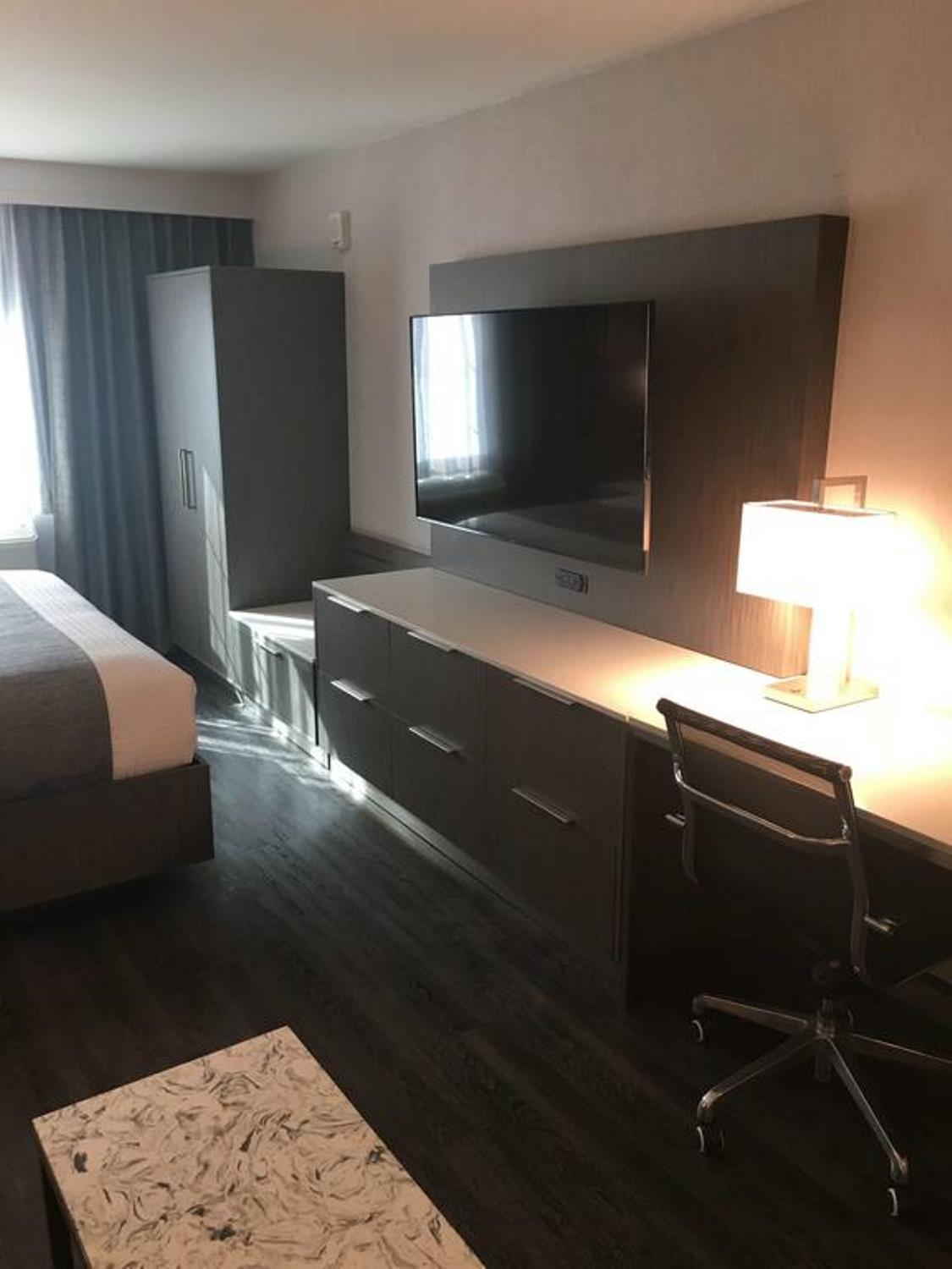 Western Wine Country & Hotel 3*