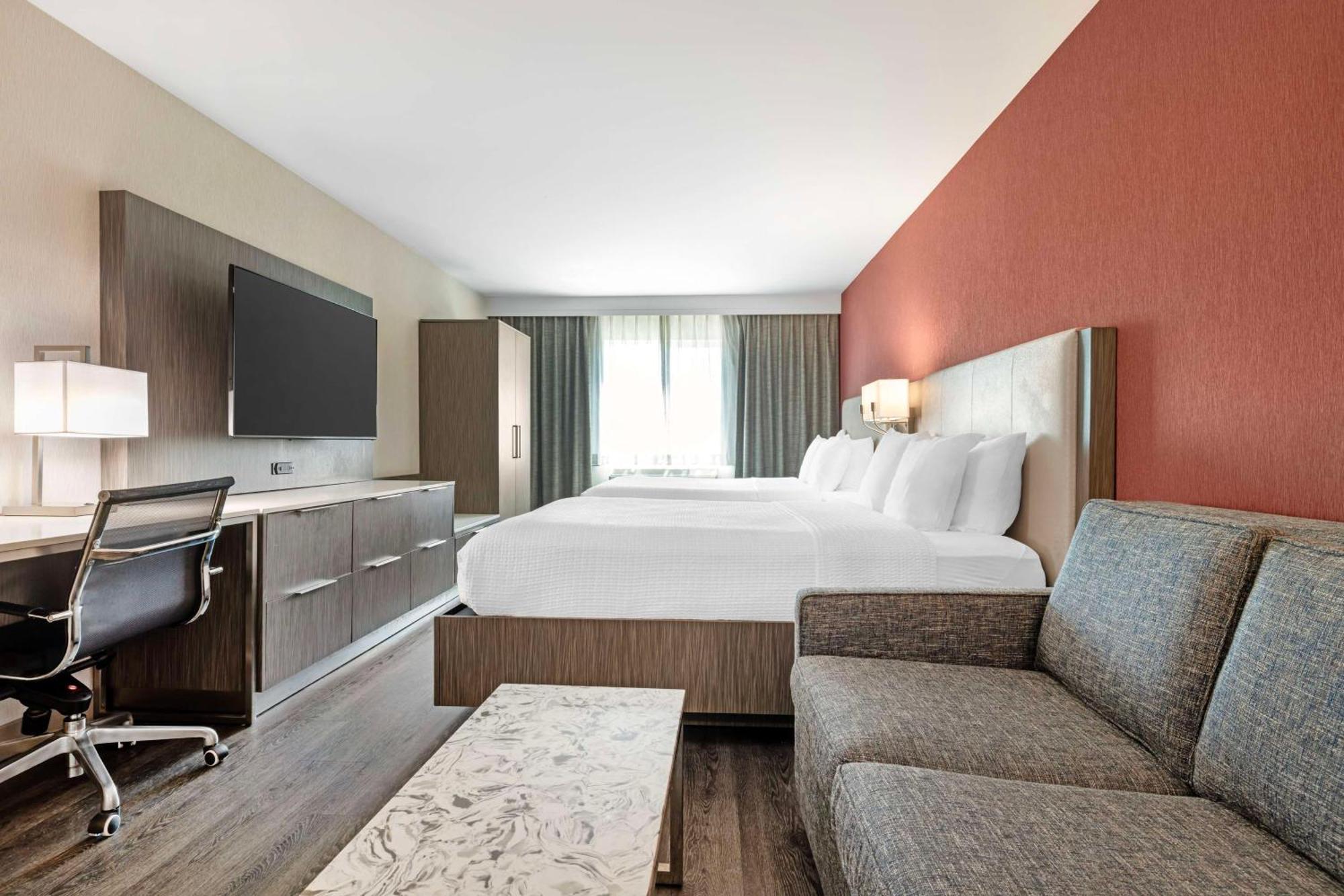 Western Wine Country & Hotel 3*