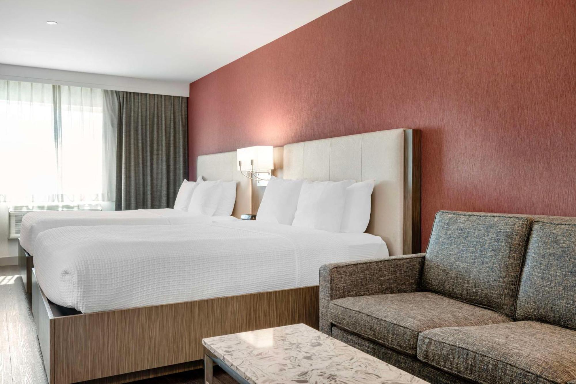 Western Wine Country & Hotel 3*