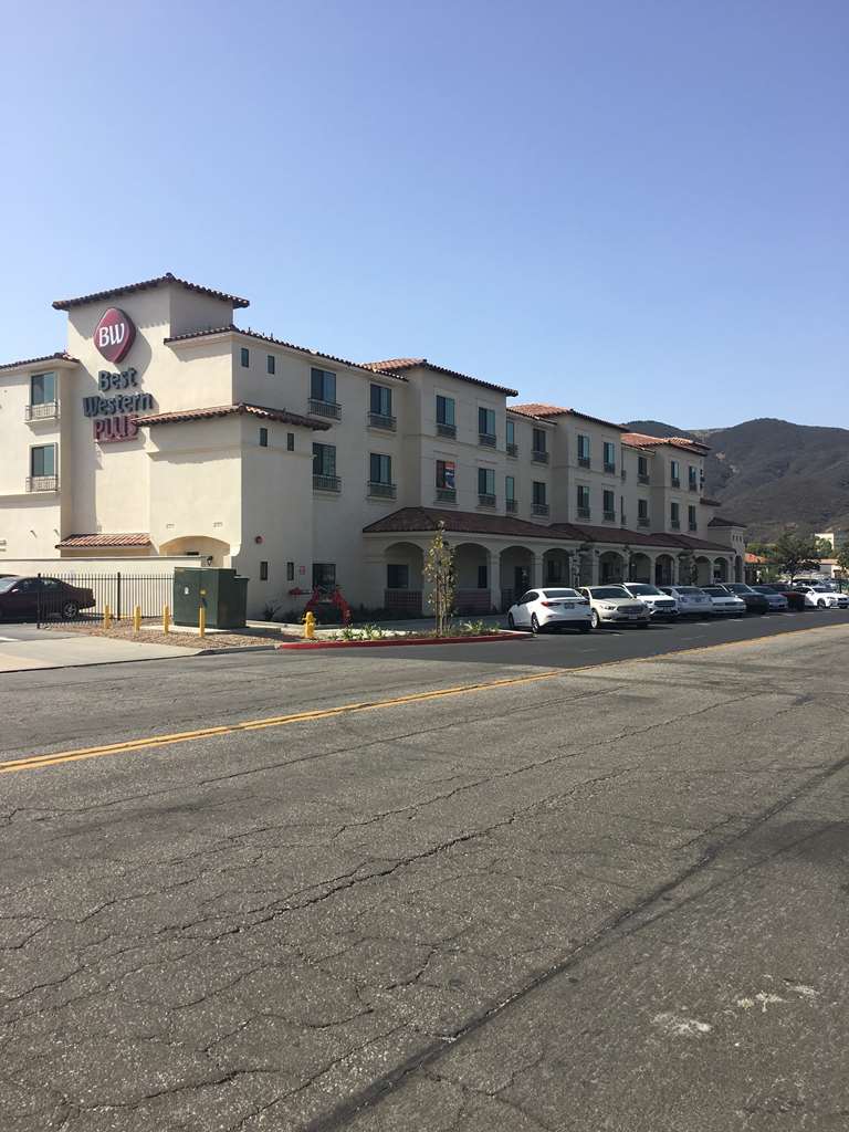 Western Wine Country & Hotel