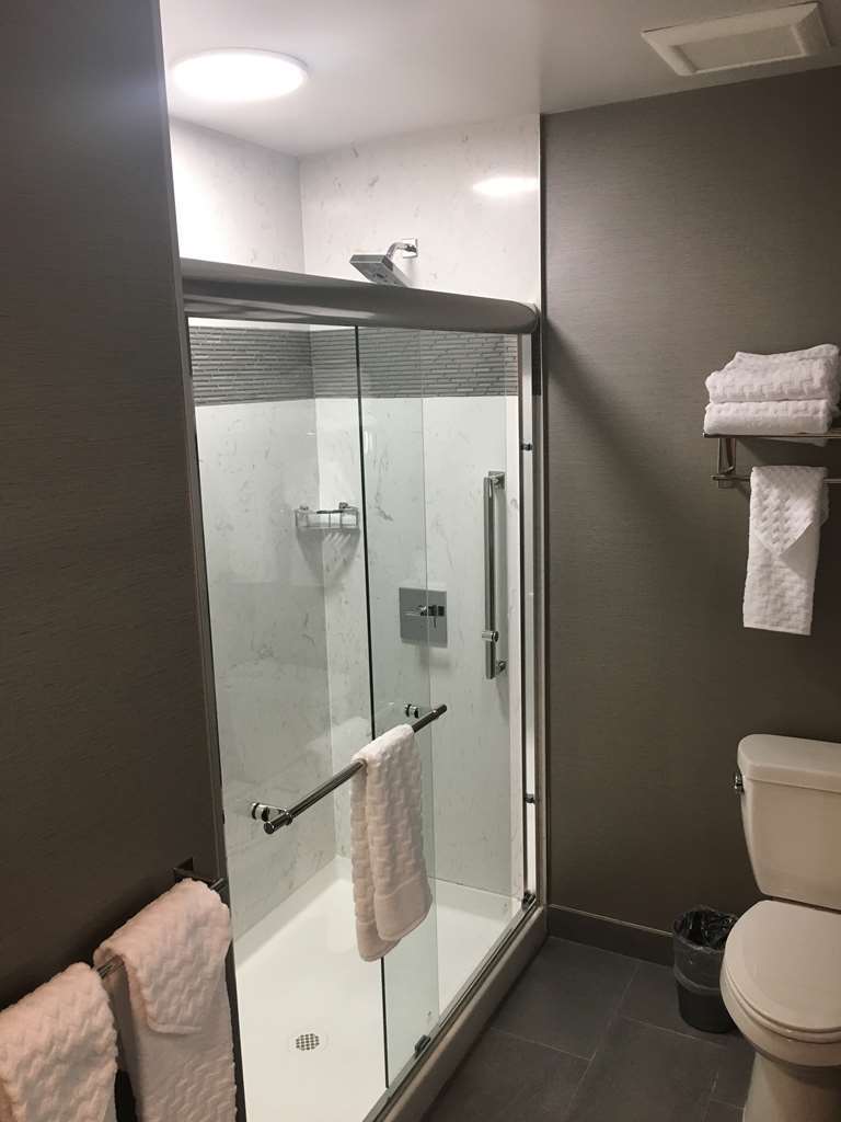 Western Wine Country & Hotel 3*